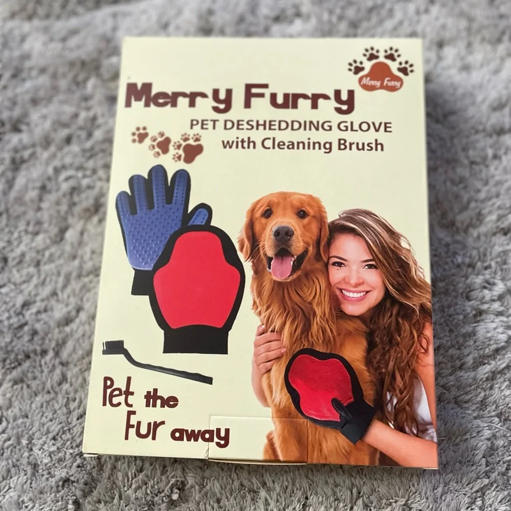 New dog deshedding glove 🐶